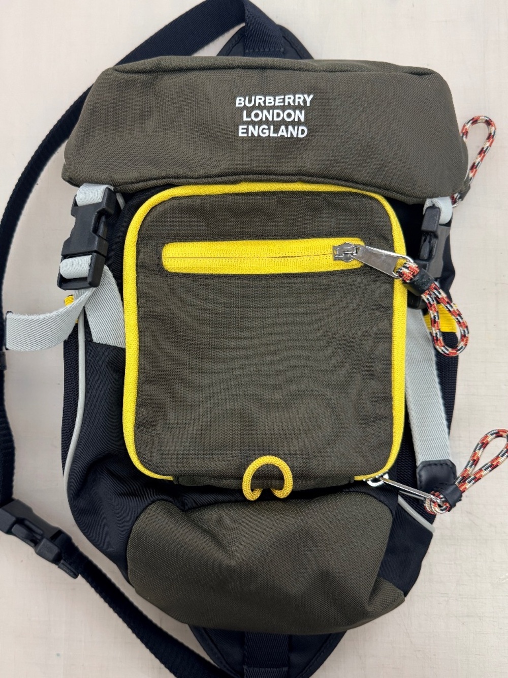 LIKE NEW - Burberry nylon shoulder bag